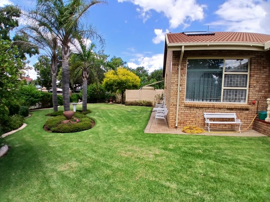 To Let 3 Bedroom Property for Rent in Fleurdal Free State